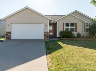 365 Rosslare St, Marion, IA 52302