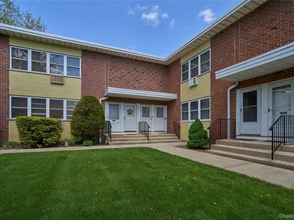 183 Farber Drive #183, West Babylon, NY 11704