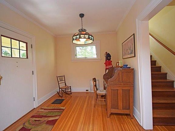 3rd image of 123 Lafayette Cir