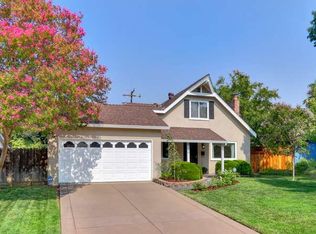 2136 Surrey Rd, Sacramento, CA 95815