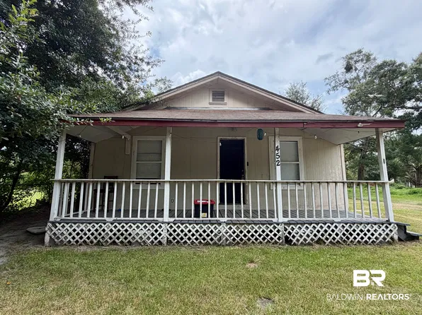 452 Hopi St, Chickasaw, AL 36611