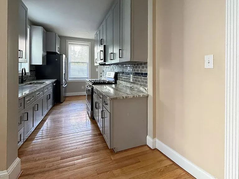 463 Earlham Ter — Photo 26