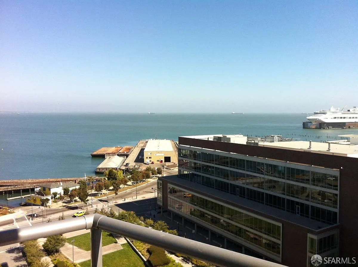 2 bed, 2.0 bath, 1492 sqft, $9,900 — Photo 2