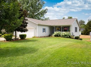 459 6th St NE, Cedar Springs, MI 49319