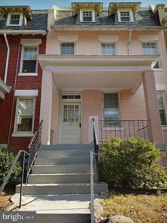 407 6th St NE photo 1