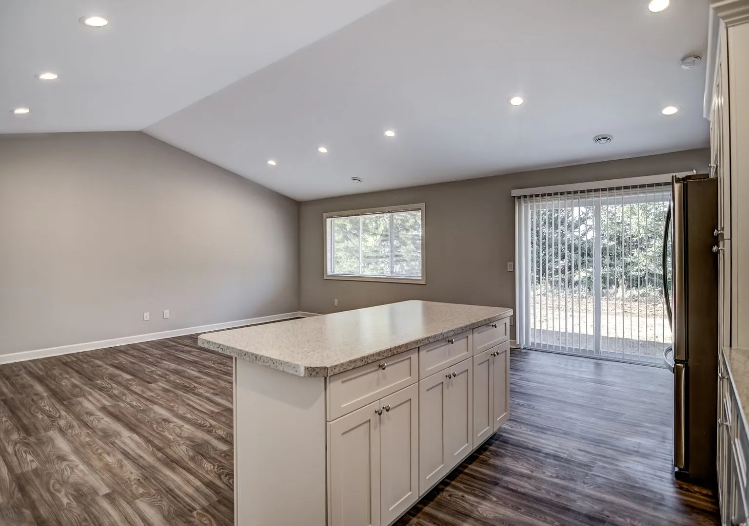 3 Bedroom Town Home — Photo 3