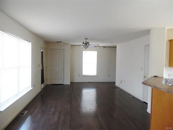5th image of 110 Jordan Dr