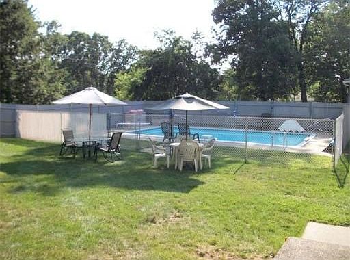 5th image of 10 Woodburn Dr