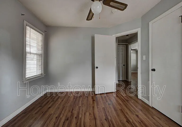 2204 Downing St — Photo 17