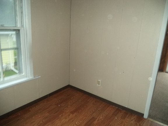 5th image of 1010 S 6th St APT 4