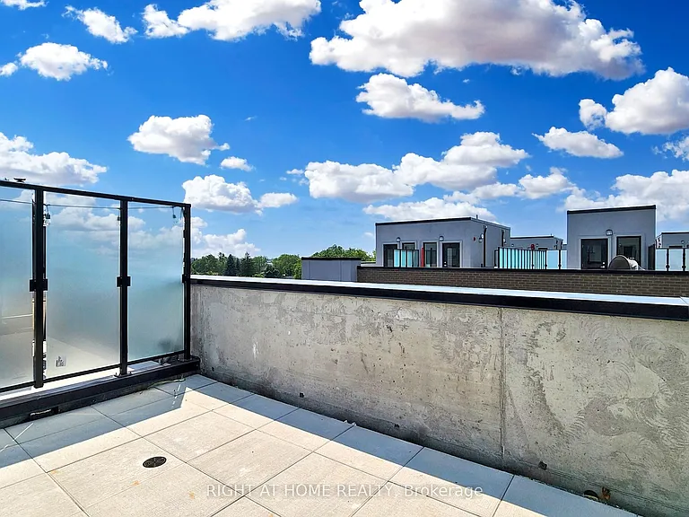 851 Sheppard Ave W #30 — Photo 27