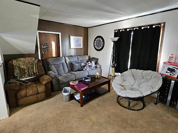 5th image of 307 Leslie Ave W