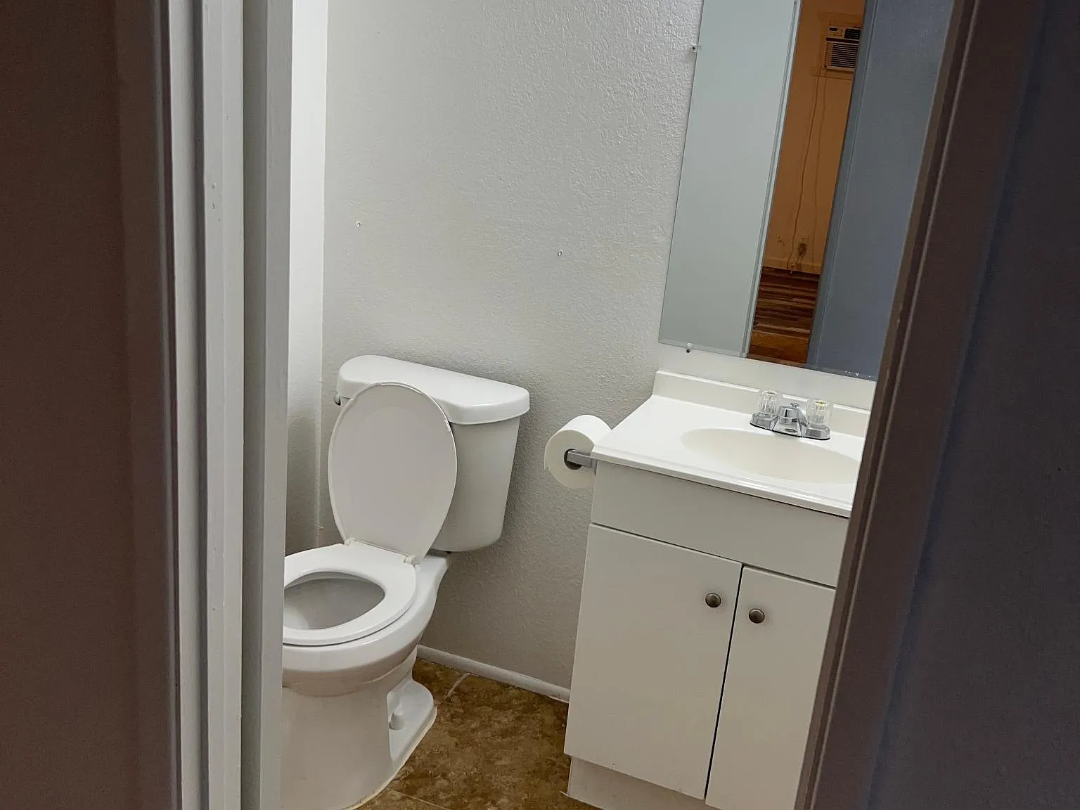 1 bed, 450 sqft, $1,000 — Photo 3