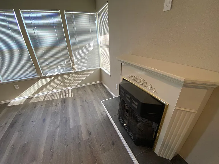 4636 N Bristol St — Photo 5