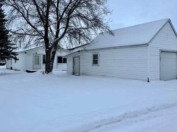 315 13th St W, International Falls, MN 56649