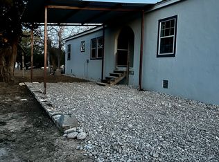471 Skyline Dr, Center Point, TX 78010