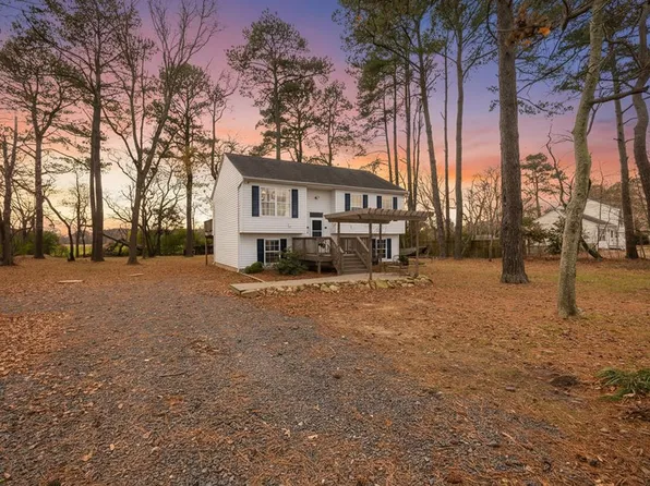 5134 Hortense Ln, Capeville, VA 23313