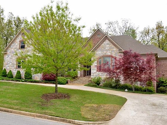 2nd image of 1009 Lake Crest Dr