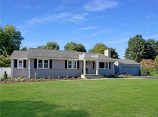 46 Gilbert Dr, Trumbull, CT 06611