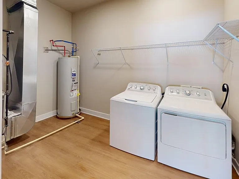 Riverwalk Townhomes — Photo 7