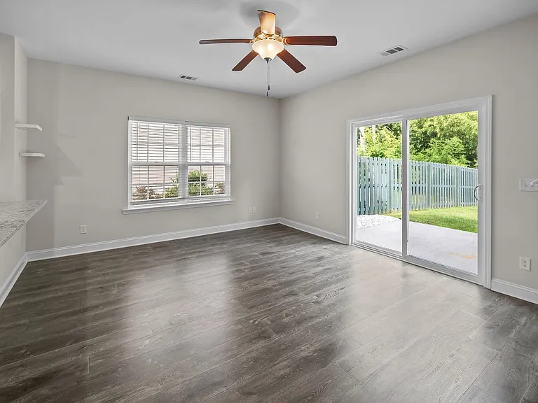 147 Ainsdale Dr — Photo 16