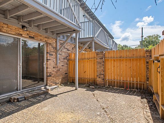 1 bed / 1 bath (patio for downstairs units; balcony for upstairs units)