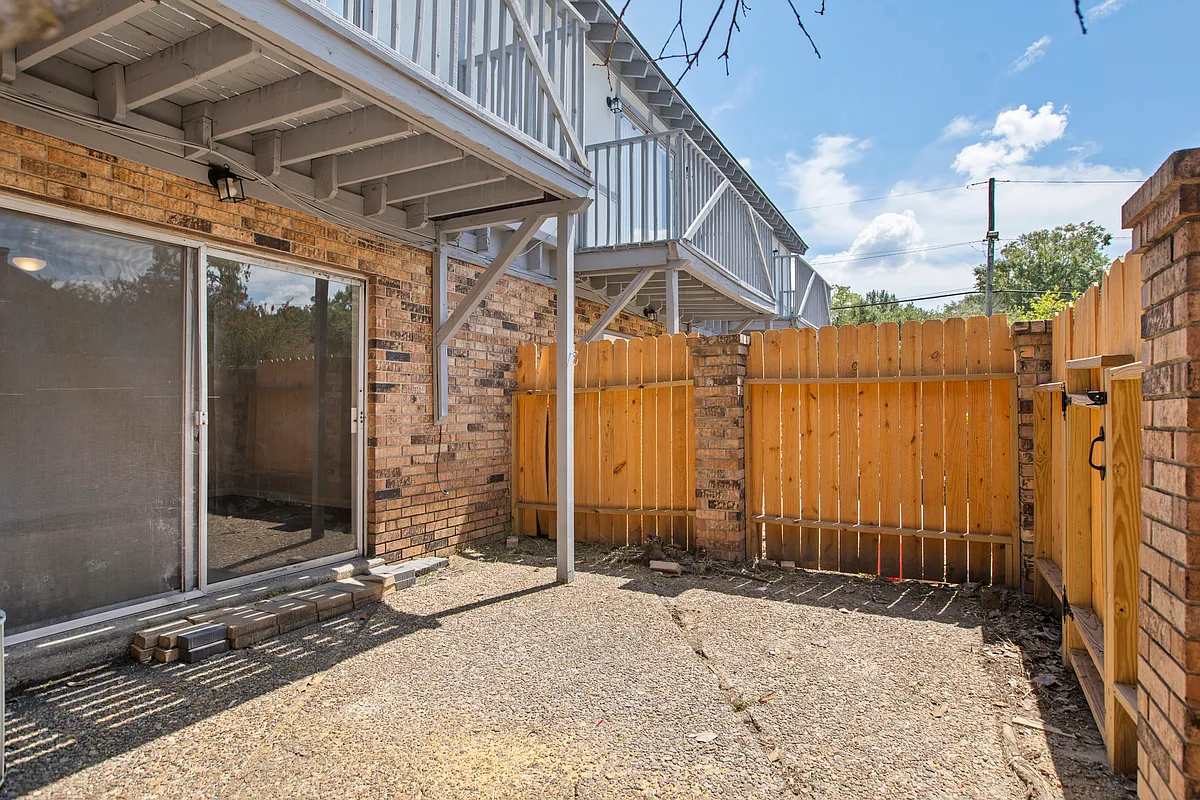 1 bed / 1 bath (patio for downstairs units; balcony for upstairs units) - Brittany Arms