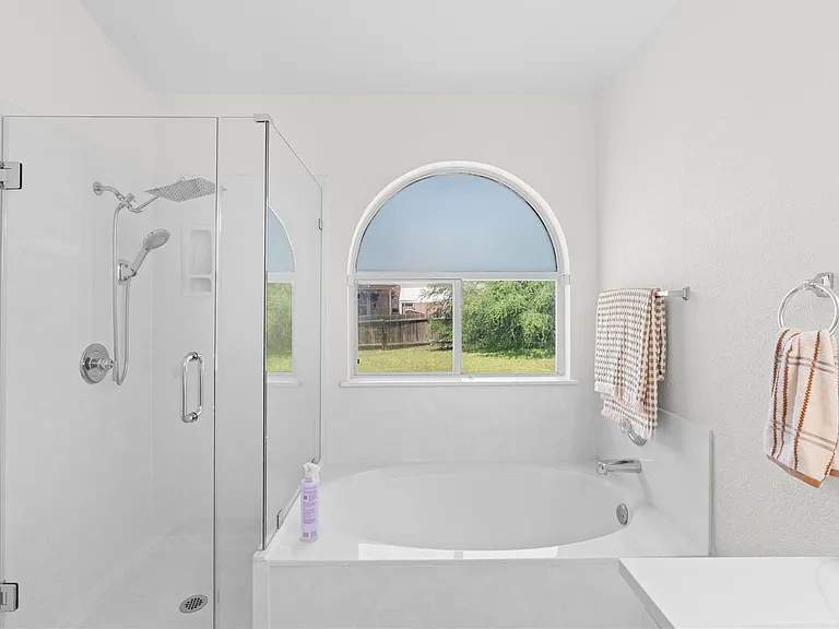 406 Covent Dr — Photo 24