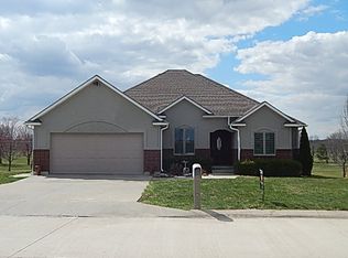 2007 Country Club Dr, Carrollton, MO 64633