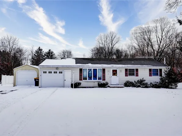 17 Southview Dr, Macedon, NY 14502