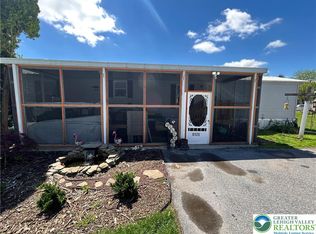 6125 Usina Ct, Slatington, PA 18080