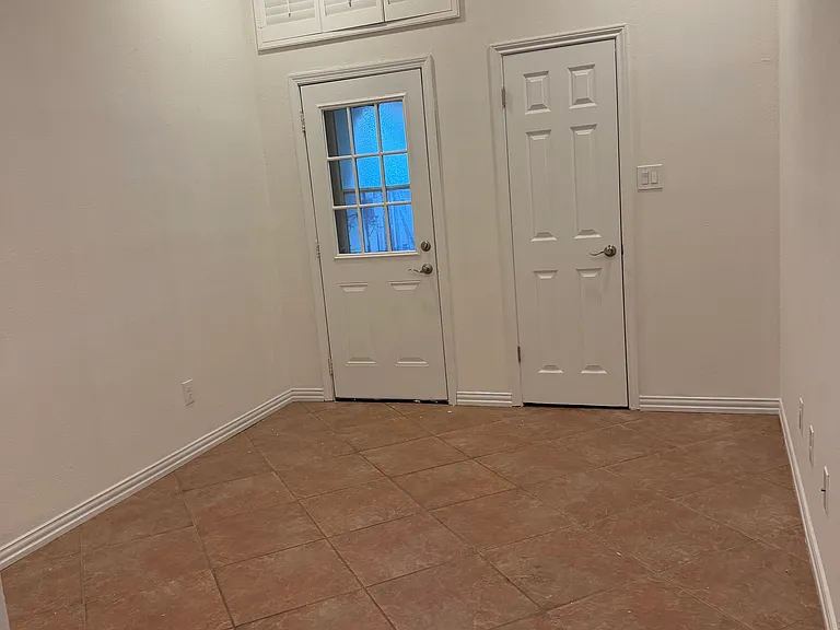 2525 Stanford Ct — Photo 18