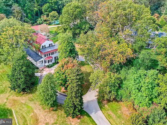 5th image of 3112 W Golf Course Rd