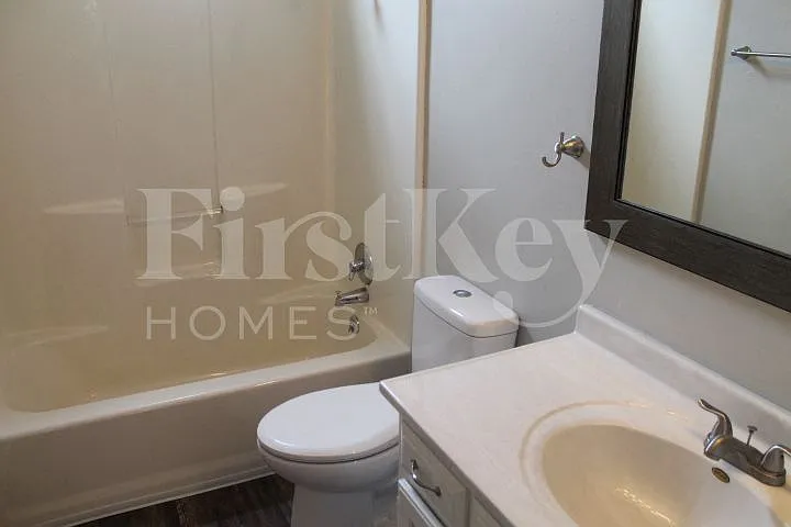 619 N Crest Dr — Photo 10