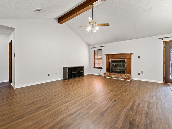 2nd image of 205 Amber Oaks Dr