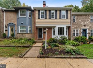 9057 Giltinan Ct, Springfield, VA 22153