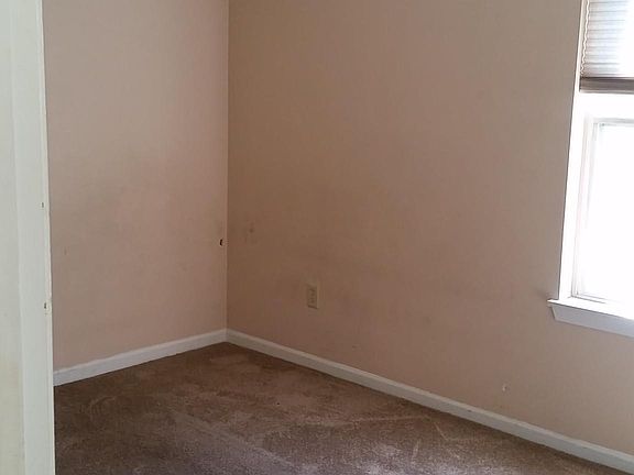 4th image of 5062 Hodson Dr