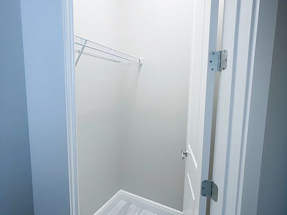 5th image of 902 Howard Ave #14