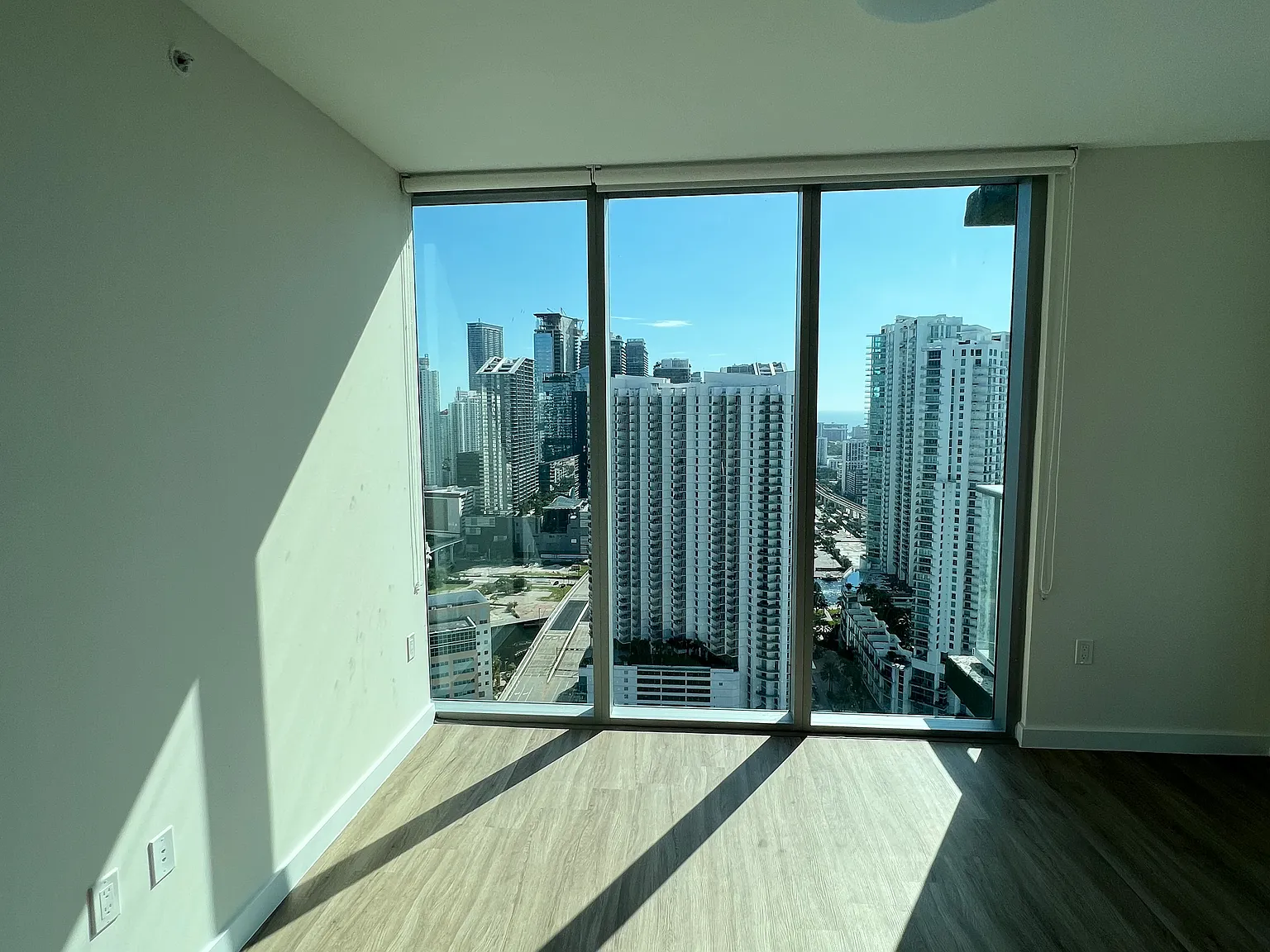 2 bed, 970 sqft, $3,000 — Photo 4