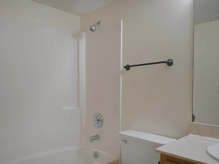 108 Blondo — Photo 34