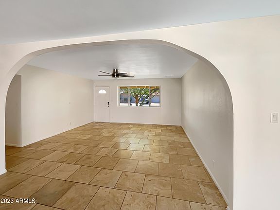 3rd image of 2520 W LARKSPUR Drive