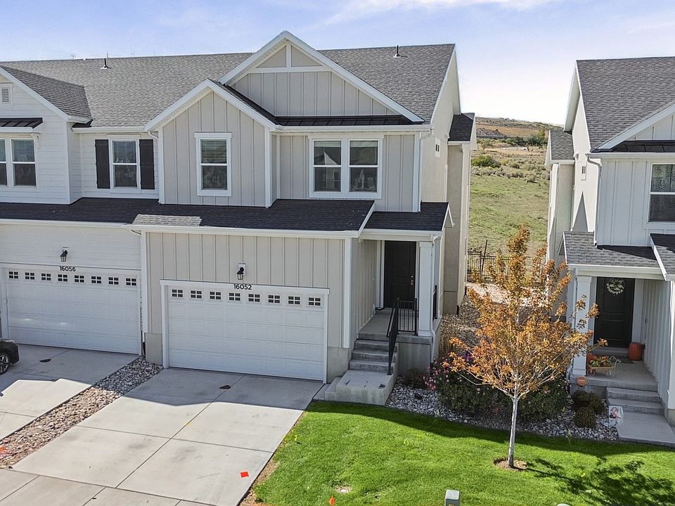 1st image of 16052 S Bodmin Way
