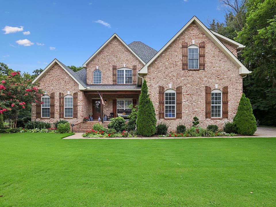 1st image of 2208 Higgins Ln
