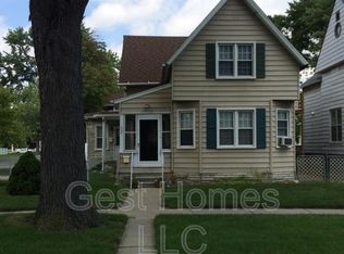 364 Chestnut St, Wyandotte, MI 48192