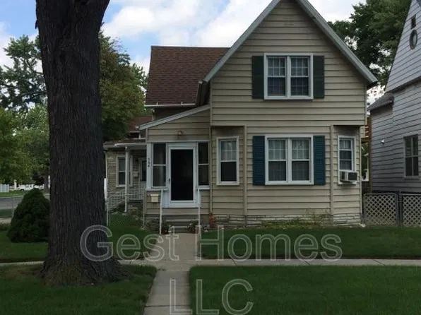 364 Chestnut St, Wyandotte, MI 48192