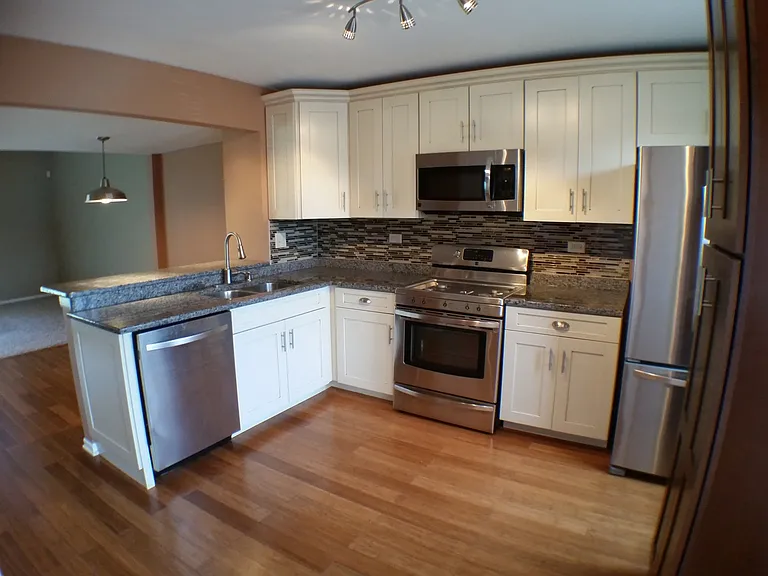 118 W 67th St — Photo 2