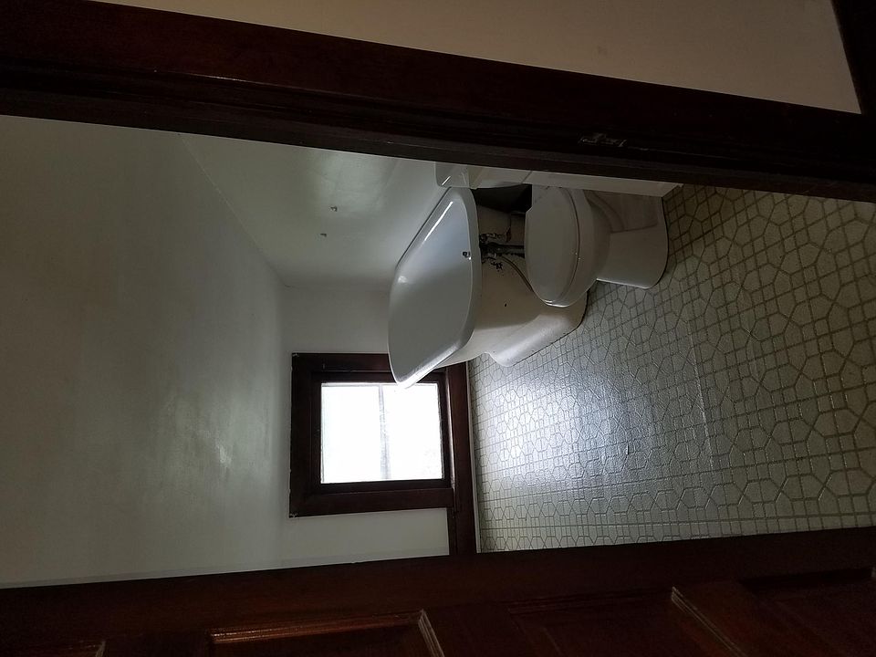 2nd image of 17122 Kenyon Rd #2
