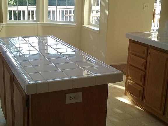Kitchen and breakfast nook