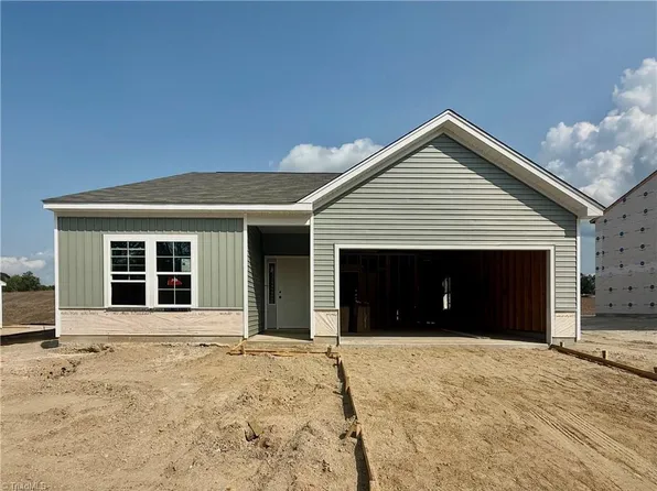 5857 Latigo Ct, Clemmons, NC 27012