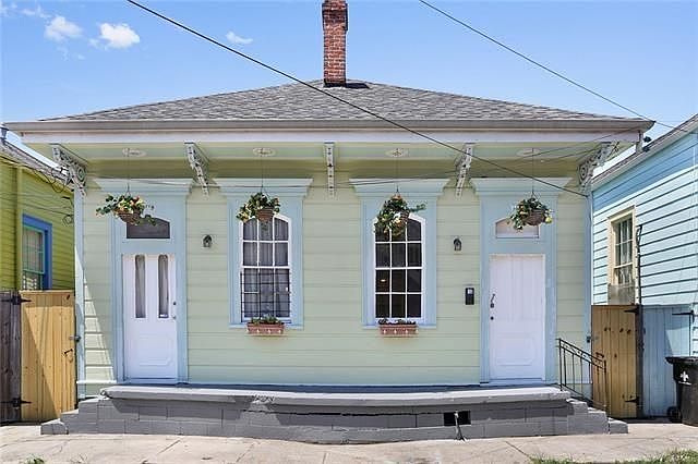 1st image of 3119 Burgundy St
